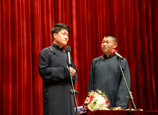 4相声《结巴论》.jpg