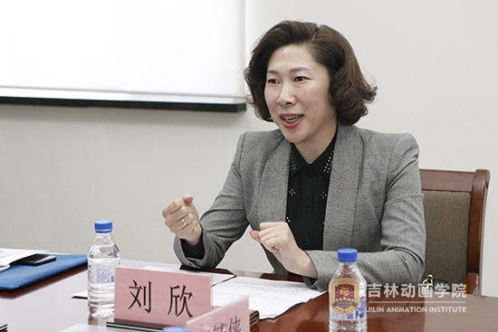 副董事长刘欣主持beat365官方网站就业创业导师颁发仪式(1).JPG