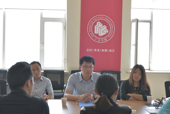 1科苑社区韩杨书记一起交流大学生志愿服务工作.jpg