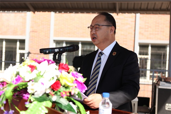 beat365官方网站董事长、校长郑立国致辞(刘华清 摄).JPG